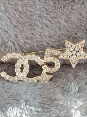 Women's Chanel Gold & Clear Crystal CC 5 Star Brooch One Size
